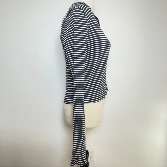 Hollister Ribbed Zip Front Long Sleeve Striped Slim Fit Top Black White Large - Picture 2 of 11
